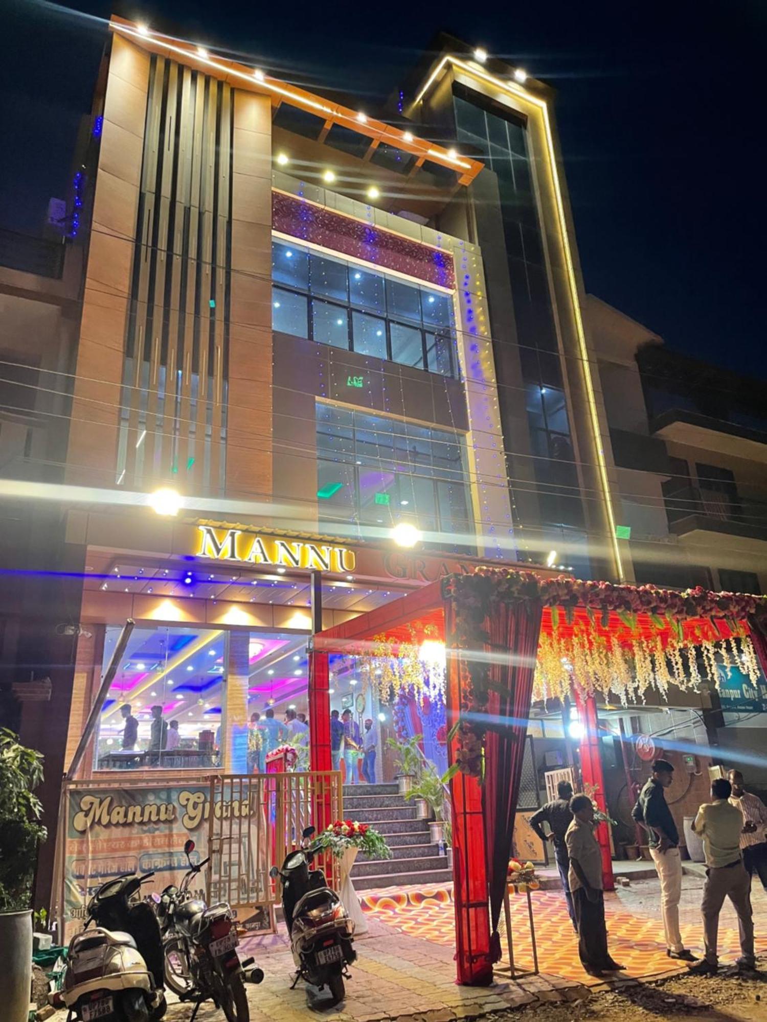 Hotel Mannu Grand Kanpur Buitenkant foto